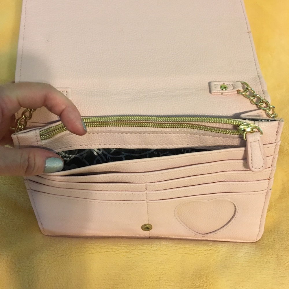 ✨3x HOST PICK✨ Betsey Johnson mini crossbody bag - Picture 5 of 9